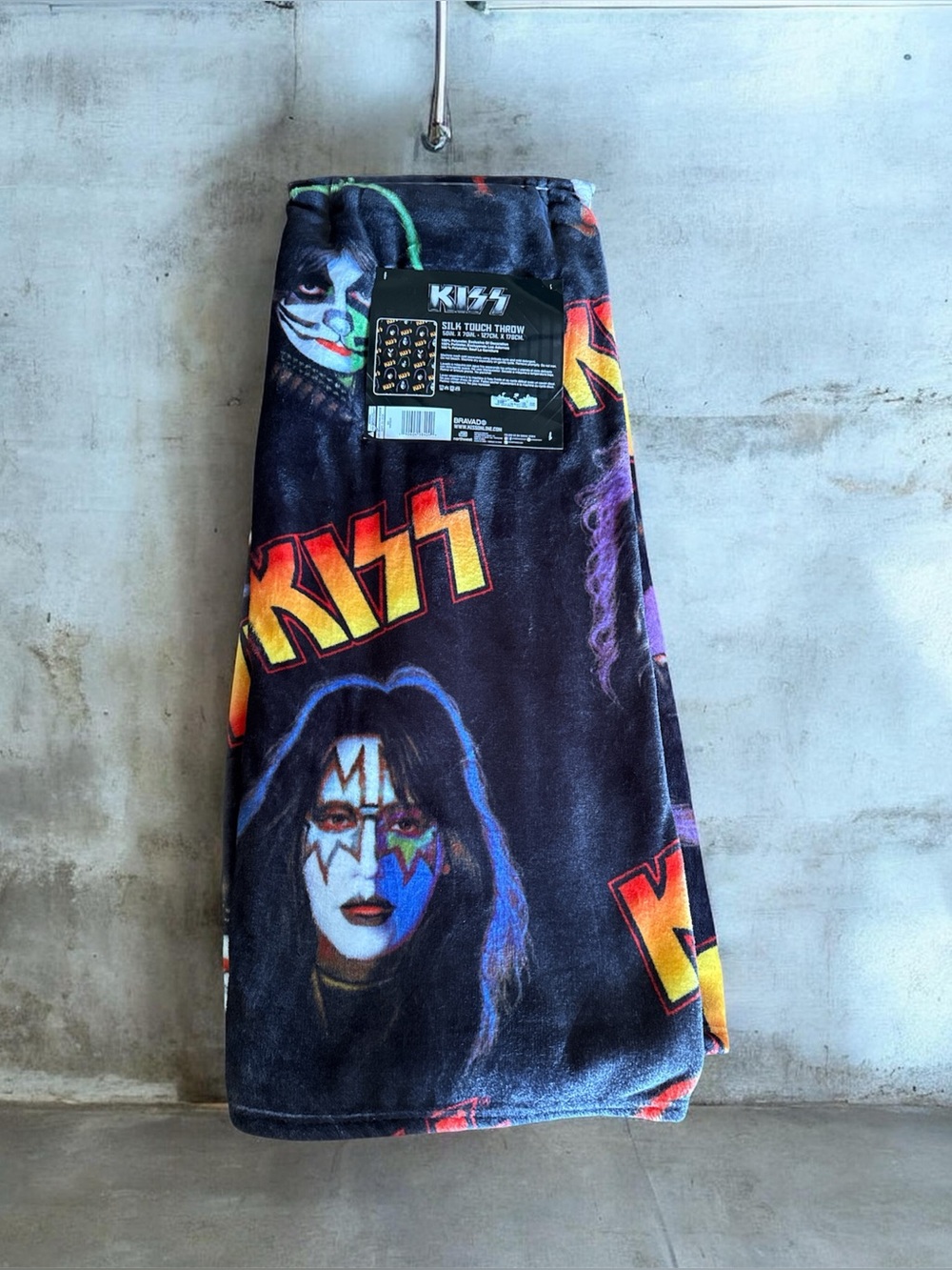 KISS silk Touch Throw 50x70 BRAVADO soft Gene Paul Ace Peter Rock N Roll